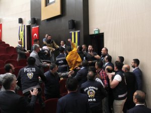 Mke Ankaragücü Olağanüstü Genel Kurulu’nda Arbede