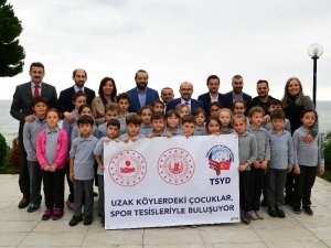Şehir Merkezine Uzak İlçelerin Çocukları Spor Tesisleriyle Buluştu
