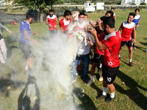 Amatör Kulüp Yöneticisine Un Ve Yumurta Sürprizi