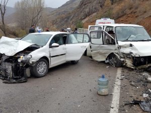 Gümüşhane’de İki Ayrı Trafik Kazasında 9 Kişi Yaralandı
