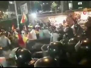 Bolivya’da Göstericiler Hükümet Binasına Girmeye Çalıştı