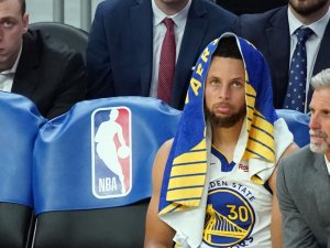 Golden State Warriors’ta Stephen Curry 3 Ay Yok
