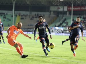 Aytemiz Alanyaspor İle Medipol Başakşehir Maçı Golsüz Bitti