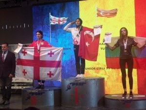 Gümüşhaneli Bilek Güreşi Sporcularından Büyük Başarı