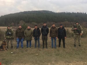 Ukrayna-polonya Sınırında 6’sı Türk 7 Kişi Gözaltına Alındı