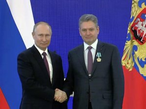 Bulgaristan’da Ajanlıkla Suçlanan Stk Başkanına Rusya’da Devlet Nişanı Verildi