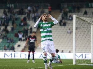 Bursaspor Bu Sezon Sahasında İlk Kez Puan Kaybetti