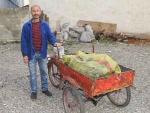 Giresunlu Hurdacı Çöpte Bulduğu Altın Dolu Poşeti Polise Teslim Etti