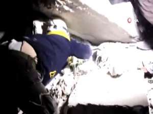 Rus Uçakları İdlib’de Bir Evi Vurdu: 3 Çocuk Öldü