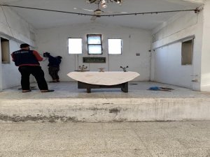 Tel Abyad’da Ermeni Kilisesi Temizlenerek Camları Yenilendi