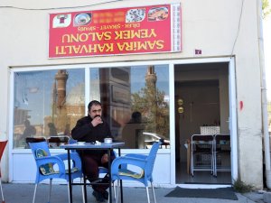 İşleri Ters Gidince Tabelayı Da Ters Çevirdi