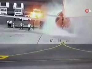 Mısır’da İniş Yapan Uçak Alev Aldı