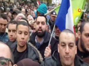 Fransa’da On Binlerce Kişi İslam Nefretine Karşı Yürüyüş Yaptı
