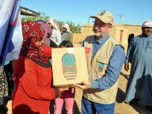 Tel Abyad’a İnsani Yardım Devam Ediyor