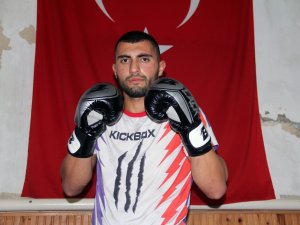 Azerbaycanlı Aykhan Mammadov, 2019 Dünya Kick Boks Şampiyonası’na Giresun’da Hazırlanıyor