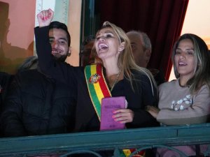 Bolivya’nın Geçici Devlet Başkanı Oldu