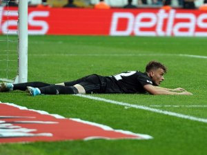 Adem Ljajic Ve Oğuzhan Görüşme Odasına Çağrılıyor !