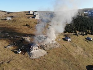 Yıkımı Protesto İçin Yayla Evini Ateşe Verdiler
