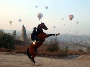Kapadokya’da Balonların Görsel Şöleni