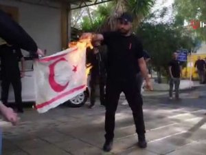 Kktc Bayrağını Yakan Rumlara Sert Tepki: “Olayın Peşini Bırakmayacağız”