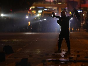 Hong Kong Protestolarında Tansiyon Yükseliyor