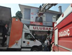 Chp'li Adaydan Ak Parti'ye Bayrak Jesti