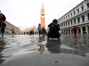 Venedik’te Tarihi San Marco Meydanı Sular Altında Kaldı