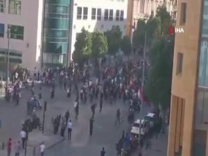 Lübnan’da Protestocular Parlamento Binasını Kuşattı