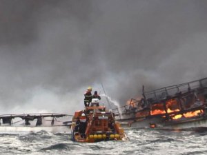 Güney Kore Açıklarında Balıkçı Teknesi Yandı: 1 Ölü, 11 Kayıp