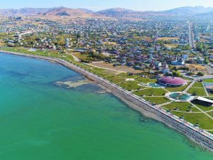 Van’ın Doğal Kaloriferi: Van Gölü