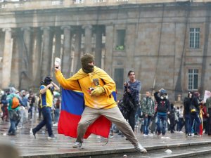 Hükümet Karşıtı Gösteriler Kolombiya’ya Da Sıçradı