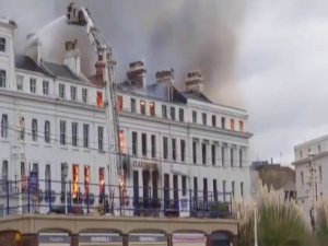 Otelde Korkutan Yangın