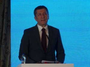 Bakan Selçuk’tan Öğretmenler Günü Mesajı: “Güçlü Öğretmen, Güçlü Gelecek”