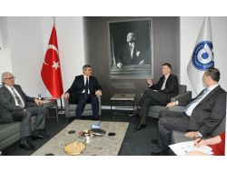 İngiltere Ankara Büyükelçisi İzmir Ticaret Odasını Ziyaret Etti