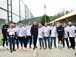 Karakartallılar Beşiktaş’ı Antrenmanda Ziyaret Etti