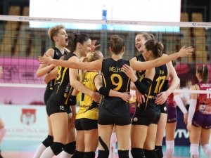 Vakıfbank, Slovenya’dan Zaferle Döndü