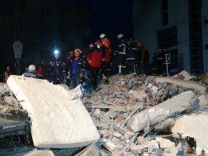 Arnavutluk’ta Ölü Sayısı 30’u Aştı