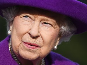 Kraliçe Elizabeth Tahtı Bırakıyor