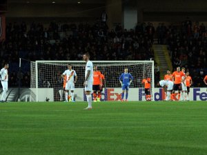 Başakşehir, Avrupa’da 3 Maç Sonra Yenildi