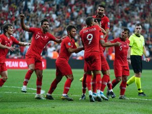 Millilerin Avrupa Futbol Şampiyonası’ndaki Rakipleri Belli Oluyor