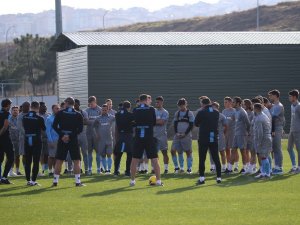 Trabzonspor, Galatasaray Maçı Hazırlıklarına Ara Vermeden Başladı