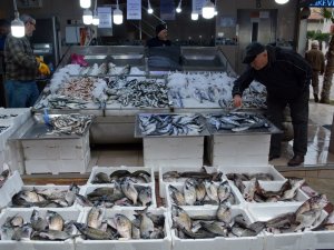 Sinop’ta Balık Tezgahları Şenlendi