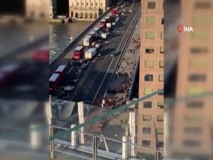 Londra Köprüsü’nde Silah Sesleri