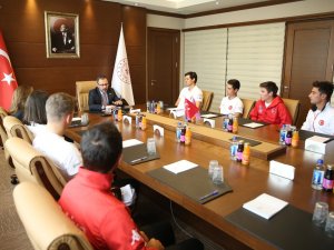 Bakan Kasapoğlu: “Olimpiyatlar Hepimiz İçin Önemli Bir Misyon”