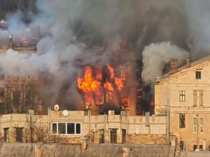 Ukrayna’da Kolejde Yangın: 1 Ölü, 19 Yaralı