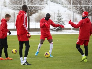 Lider Sivasspor’da Neşeli İdman