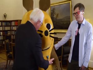 Almanya Cumhurbaşkanı Steinmeier, Fareye Liyakat Nişanı