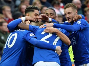 Leicester City Şampiyon Olduğu Sezonu Geride Bıraktı