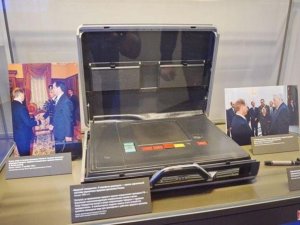 Putin’in Nükleer Çantası İlk Kez Görüntülendi