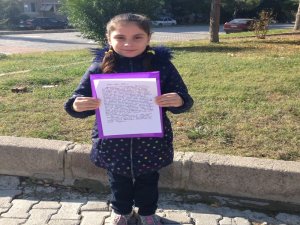 Minik Öğrenciden Cumhurbaşkanına Mektup: "Servis Beklerken Üşüyorum"